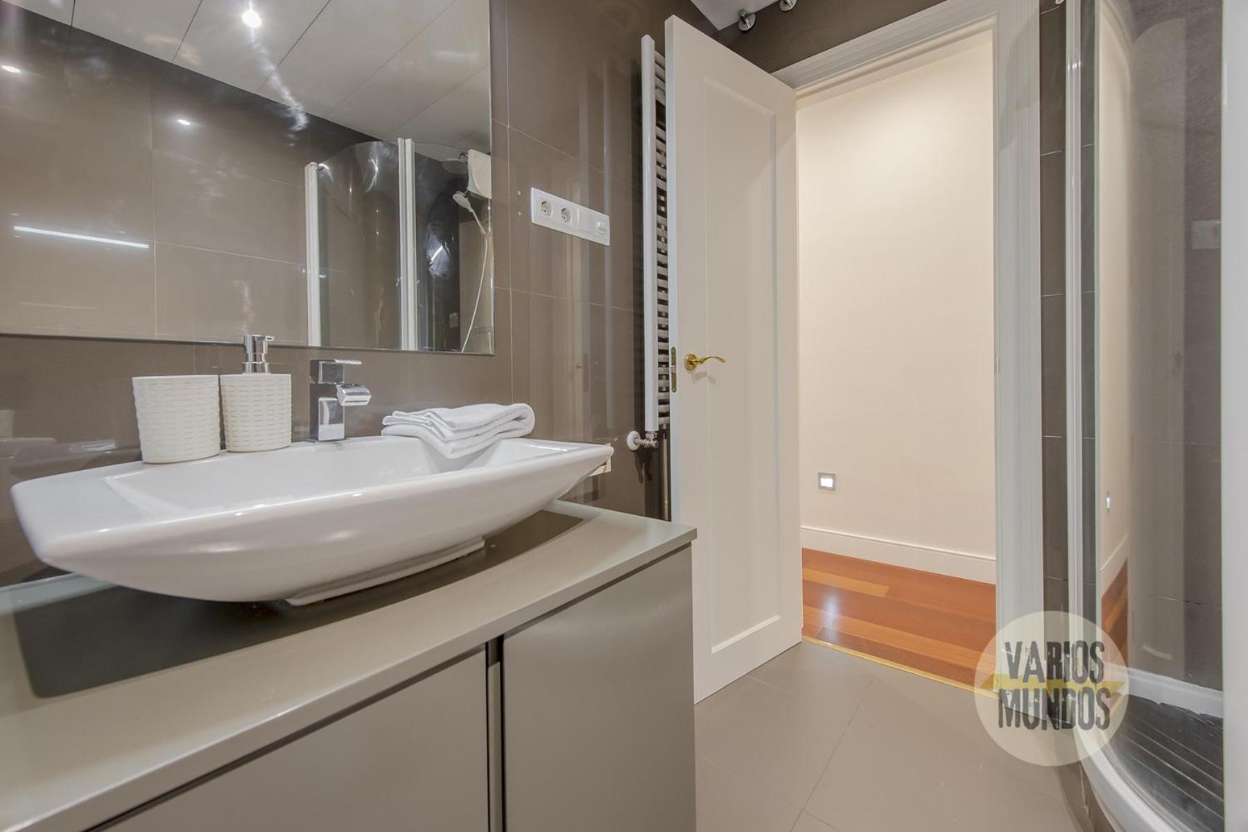Premium Apt 10Pax En Plaza Espana-Gran Via Мадрид Экстерьер фото
